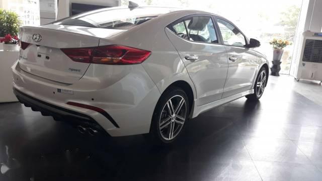 Bán Hyundai Elantra Sports Turbo năm 2018, màu trắng