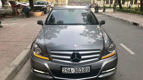 Bán Mercedes 1.8 AT năm sản xuất 2011, màu xám, 683 triệu