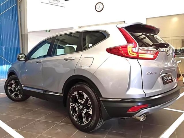 Cần bán xe Honda CR V năm sản xuất 2018, màu bạc, nhập khẩu nguyên chiếc, giá cạnh tranh