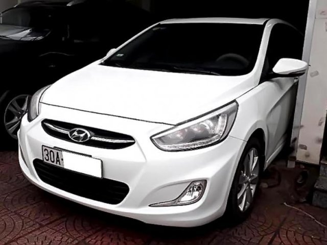 Bán Hyundai Accent 1.4AT năm 2015, màu trắng, nhập khẩu Hàn Quốc