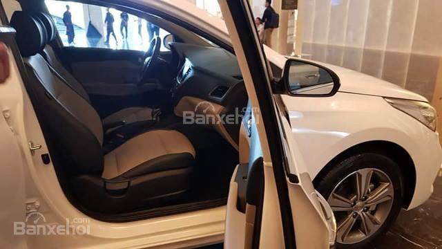 Bán xe Hyundai Accent 1.4 AT full options 2018. Hỗ trợ 85% trả góp, hotline đặt xe: 0935.90.41.41 - 0948.94.55.99