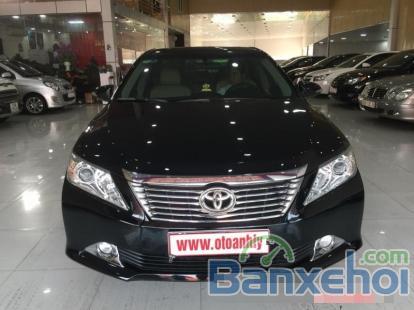 Bán Toyota Camry năm 2013, màu đen đẹp 