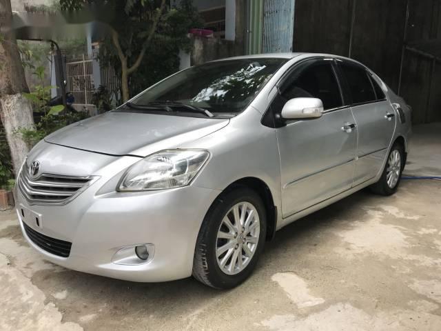 Cần bán gấp Toyota Vios E đời 2011, màu bạc, giá tốt