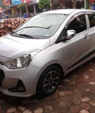 Bán Hyundai Grand i10 sản xuất 2017, màu bạc