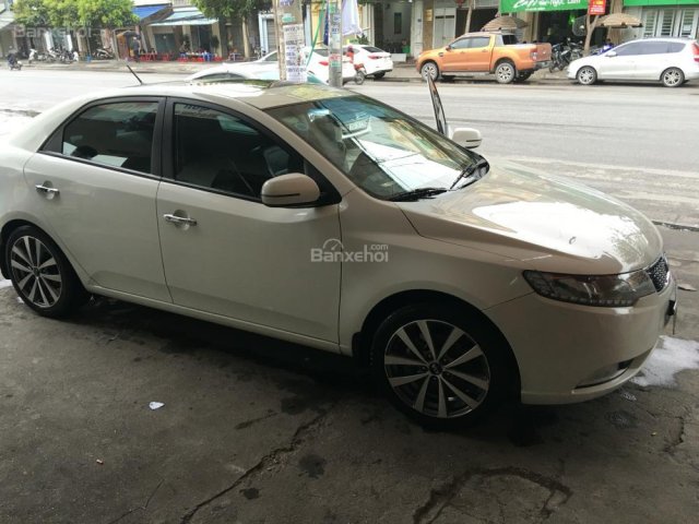 Bán Kia Forte sản xuất 2013, màu trắng chính chủ