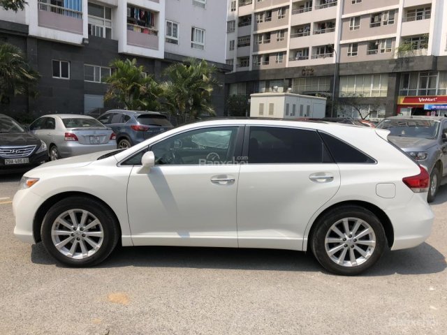 Bán Toyota Venza Full option đời 2009, màu trắng, nhập khẩu nguyên chiếc