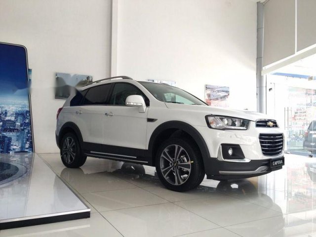 Bán Chevrolet Captiva đời 2017, màu trắng, giá tốt