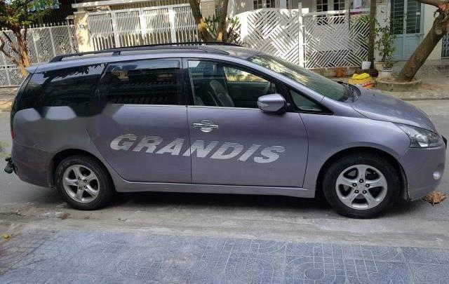 Cần bán xe Mitsubishi Grandis năm sản xuất 2005, màu xám chính chủ, giá 330tr