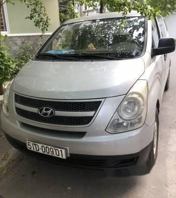 Bán xe Hyundai Grand Starex năm 2009, màu bạc, nhập khẩu Hàn Quốc số sàn