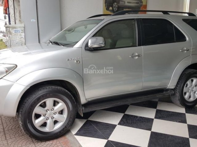 Bán ô tô Toyota Fortuner 2.7V 4x4 đời 2009, màu bạc, giá tốt