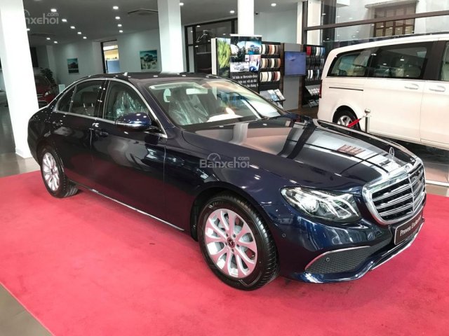 Bán xe Mercedes E200 màu xanh Cavansite giá tốt, đủ màu, giao xe ngay