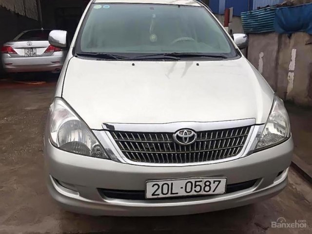 Cần bán gấp Toyota Innova đời 2007, màu bạc chính chủ