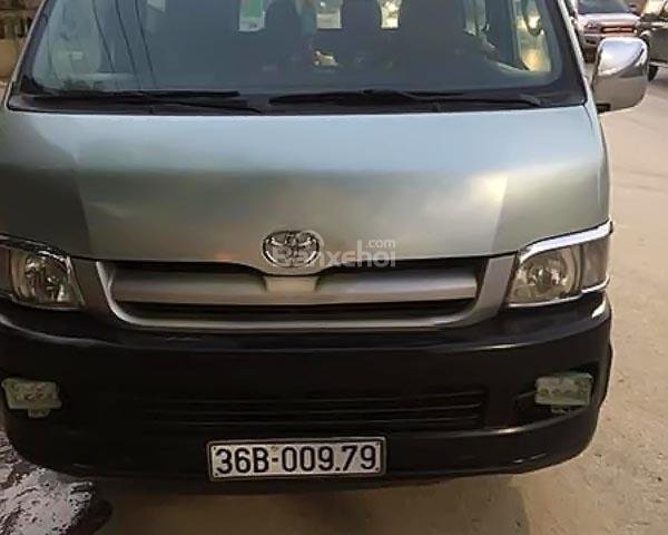 Cần bán gấp Toyota Hiace 2.5 2005, màu bạc, 208tr