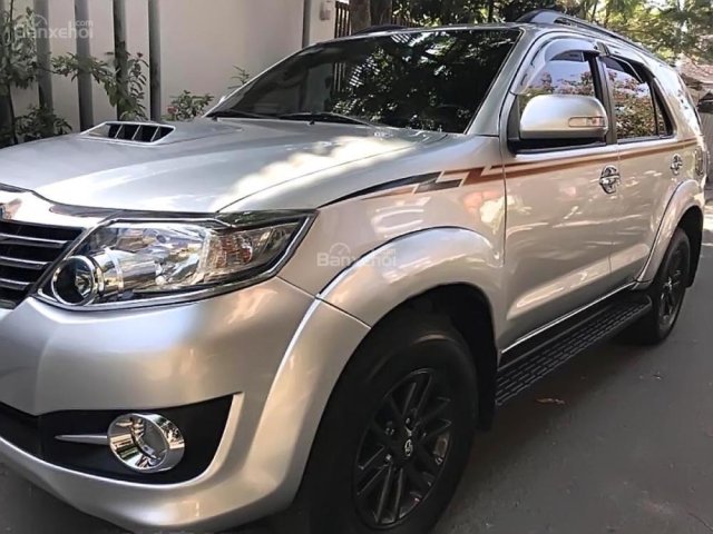 Bán Toyota Fortuner 2.5G MT năm sản xuất 2015, màu bạc chính chủ