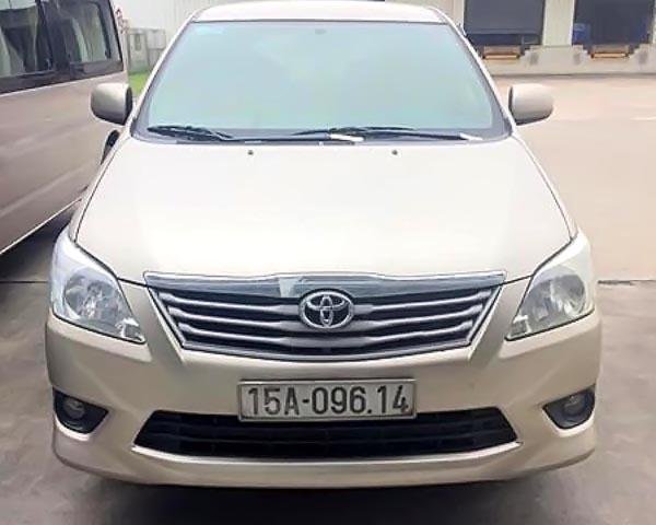 Bán Toyota Innova 2013, màu vàng, giá tốt