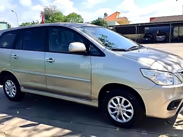 Cần bán gấp Toyota Innova E năm 2014