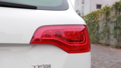 Bán Audi Q7 3.0 AT sản xuất năm 2015, màu trắng, xe nhập