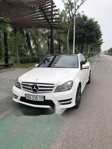 Bán Mercedes C300 AMG Plus sản xuất 2014, màu trắng, giá 980tr