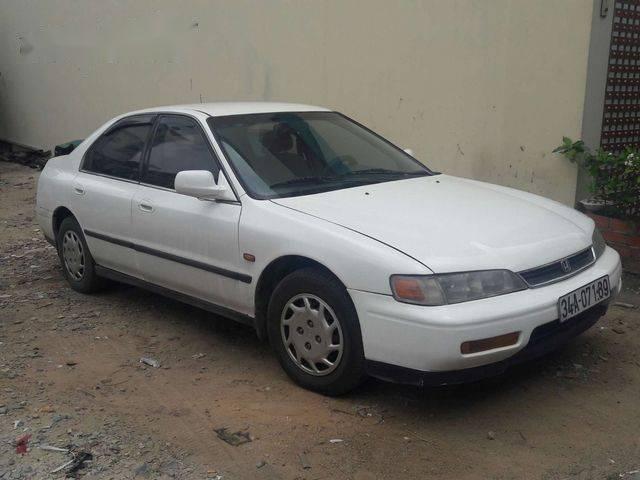 Bán Honda Accord sản xuất năm 1995, màu trắng chính chủ, 129 triệu