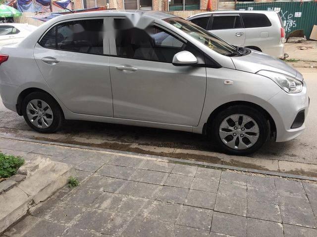 Bán xe Hyundai Grand i10 sản xuất 2015, màu bạc như mới