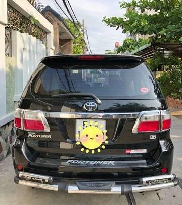 Bán xe Toyota Fortuner năm sản xuất 2011, màu đen