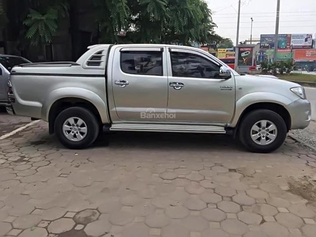 Bán ô tô Toyota Hilux G 2010, màu bạc, nhập khẩu nguyên chiếc xe gia đình, 415tr