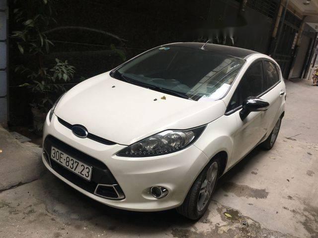 Bán xe Ford Fiesta S đời 2013, màu trắng, giá tốt