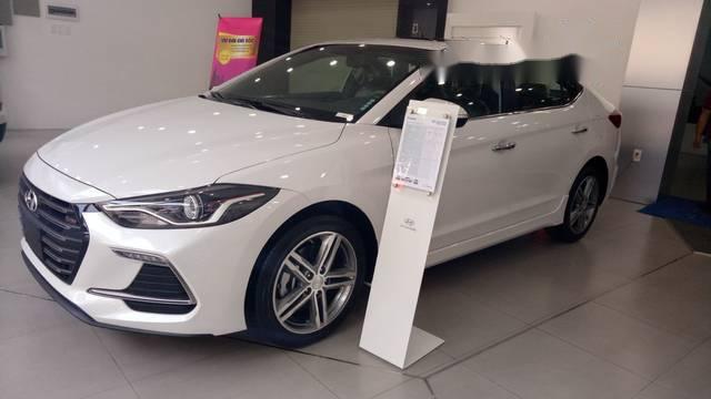 Cần bán Hyundai Elantra Sport năm sản xuất 2018, màu trắng mới 100%