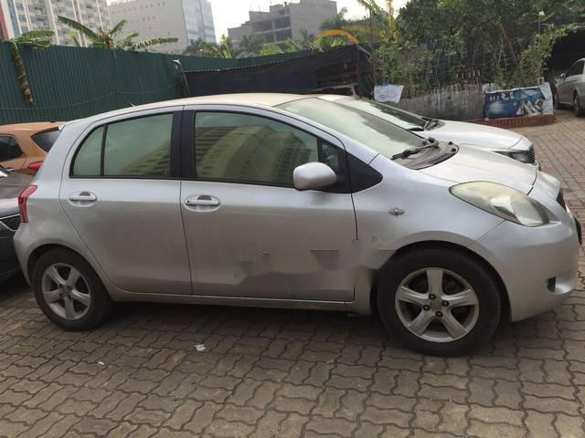 Cần bán lại xe Toyota Yaris năm 2008, màu bạc số tự động, 370 triệu