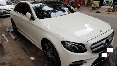 Cần bán Mercedes E300 AMG năm 2017, màu trắng, nhập khẩu