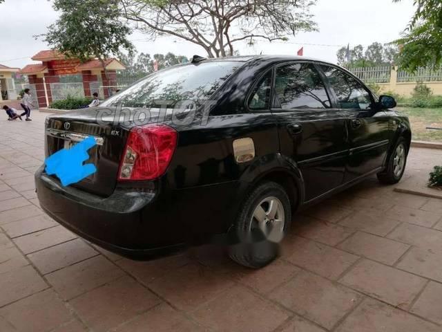 Cần bán Daewoo Lacetti năm sản xuất 2004, màu đen, giá tốt