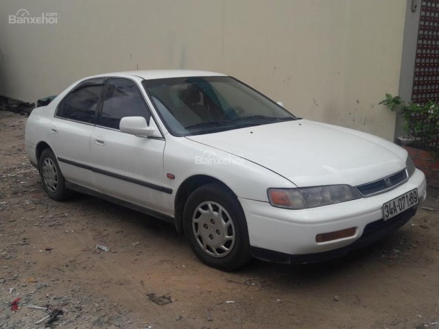 Cần bán xe Honda Accord đời 1995, màu trắng, nhập khẩu