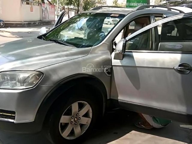 Bán xe Chevrolet Captiva sản xuất 2008, màu bạc đã đi 200k km, giá 300tr