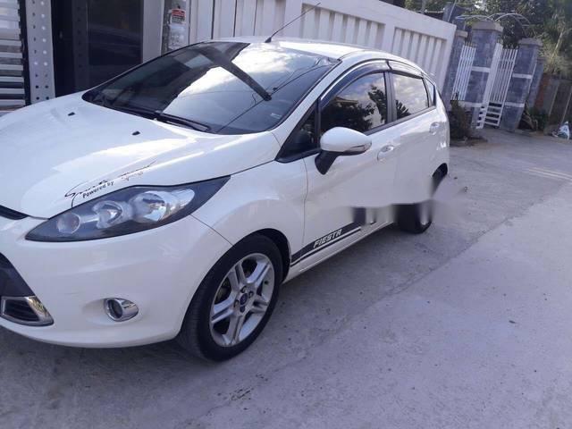 Bán xe Ford Fiesta S đời 2011, màu trắng còn mới, 368 triệu