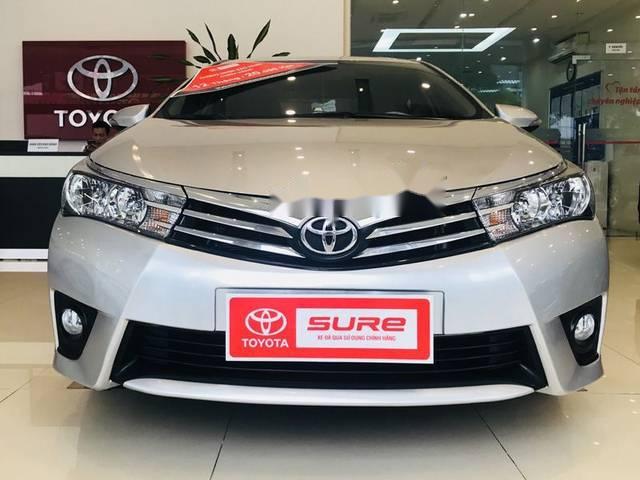 Bán ô tô Toyota Corolla altis 1.8AT đời 2017, màu bạc 