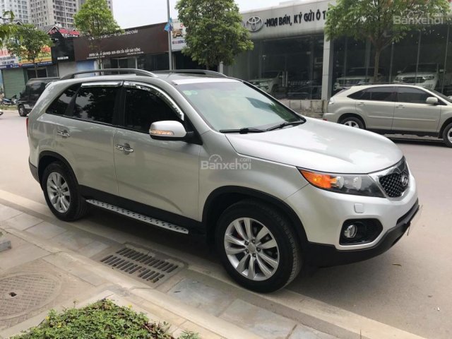 Cần bán lại xe Kia Sorento năm 2010 màu bạc, giá chỉ 650 triệu