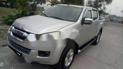 Cần bán Isuzu Dmax đời 2013, màu bạc xe gia đình