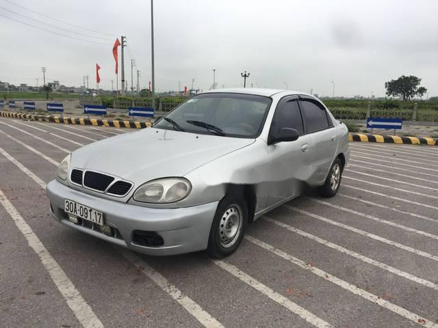 Bán Daewoo Lanos sản xuất 2002, màu bạc xe gia đình