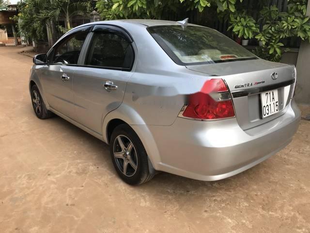 Cần bán Daewoo Gentra 2009, màu bạc