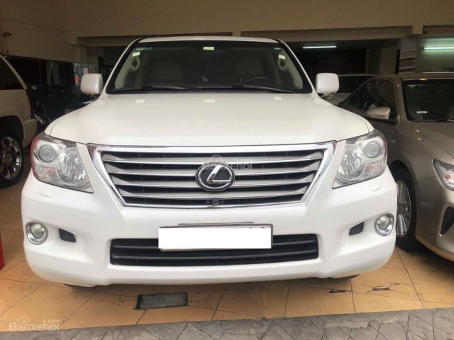 Cần bán xe Lexus LX 570 đời 2012, màu trắng, nhập khẩu nguyên chiếc, chính chủ rất mới