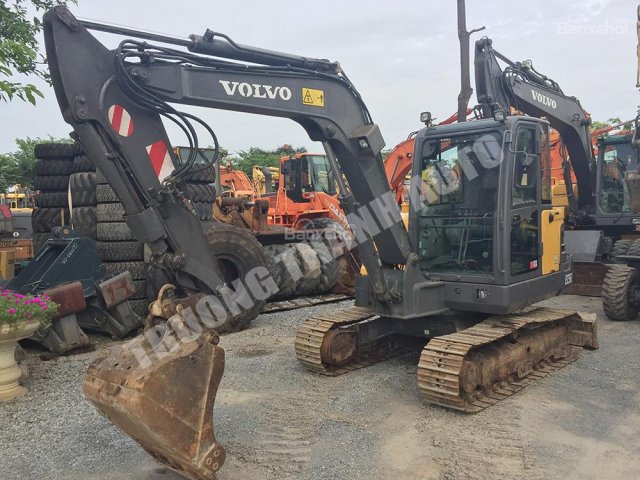 Bán máy xúc đào bánh xích Volvo EC55C sản xuất 2012