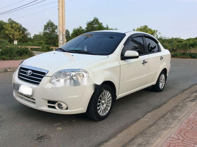 Cần bán xe Daewoo Gentra đời 2009, màu trắng ít sử dụng