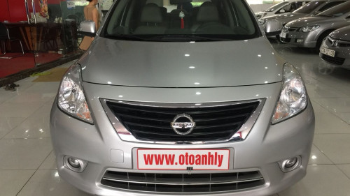 Salon bán xe Nissan Sunny 1.5AT sản xuất năm 2015, màu bạc