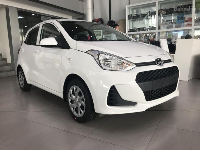 Bán ô tô Hyundai i10 đời 2018 màu trắng, giá chỉ 320 triệu, lh 0947.647.688