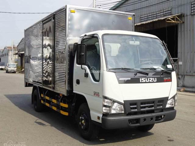 Bán xe tải Isuzu 2.2T thùng kín, xe có sẵn giao ngay tại nhà