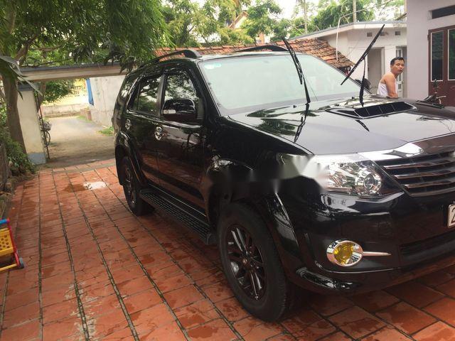 Cần bán gấp Toyota Fortuner đời 2016, màu đen