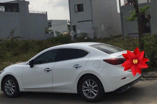 Cần bán gấp Mazda 3 năm sản xuất 2016, màu trắng, giá chỉ 610 triệu