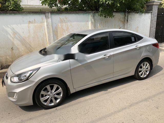 Cần bán Toyota Vios sản xuất 2015, màu bạc, giá chỉ 390 triệu