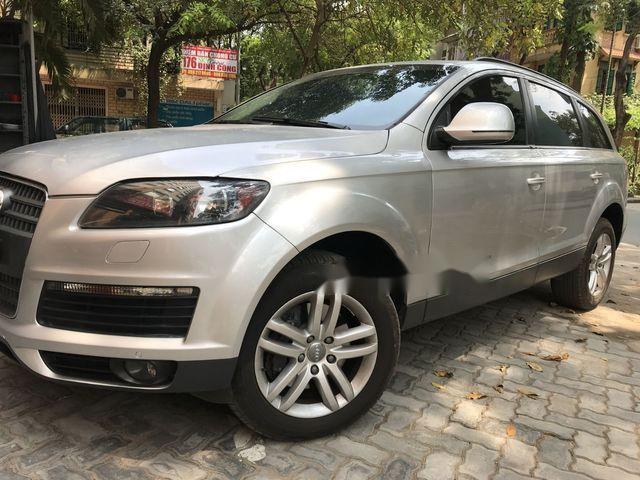 Cần bán gấp Audi Q7 3.6 đời 2008, màu bạc chính chủ giá tốt