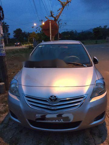 Cần bán xe Toyota Vios đời 2010, màu bạc, 250tr